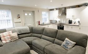 Townhouse In The Heart Of Poole With Beach Hut