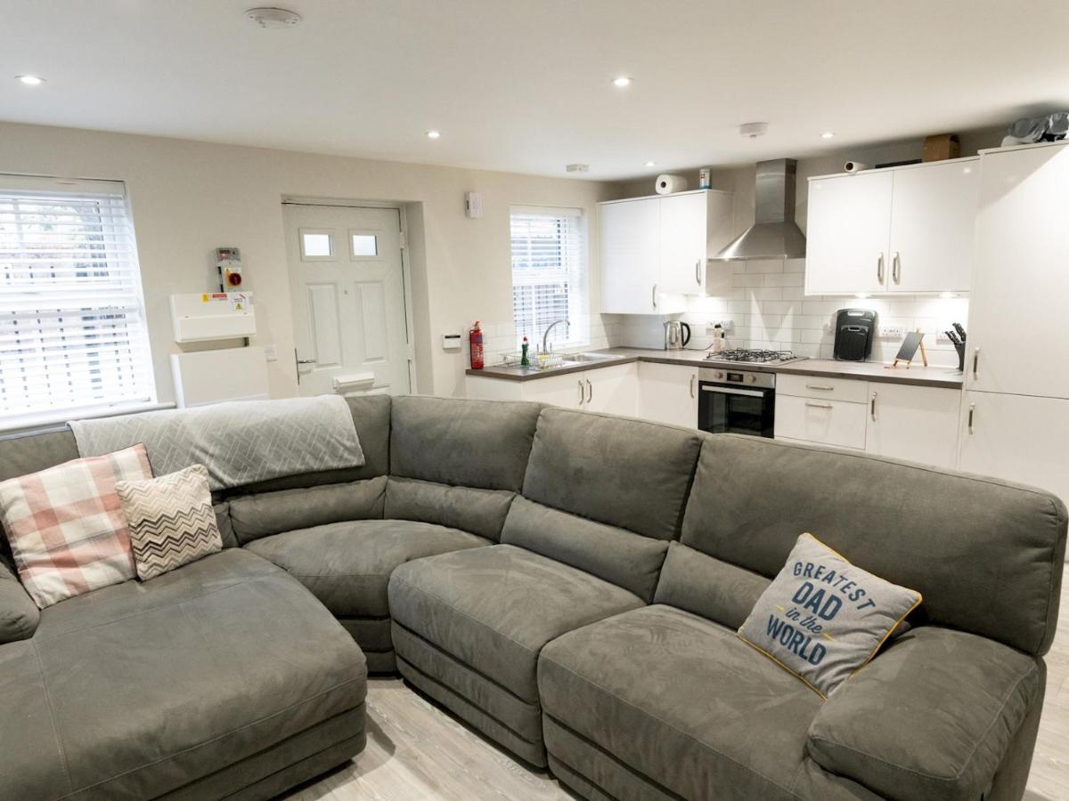 Townhouse In The Heart Of Poole With Beach Hut Apartment Exterior photo